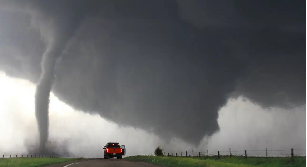 Massve Twister rolls through KY destroying everything in its path #somerset KY #tornado #breaking weather Somerset Kentucky Tornado
